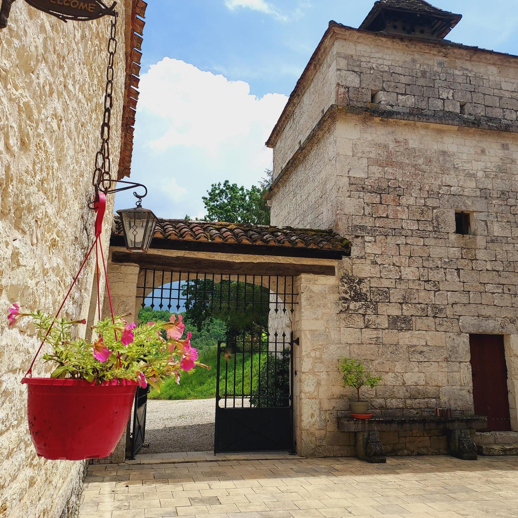 Отель Manoir Le Moulinal47 - Vue Panoramique Курбиак Экстерьер фото