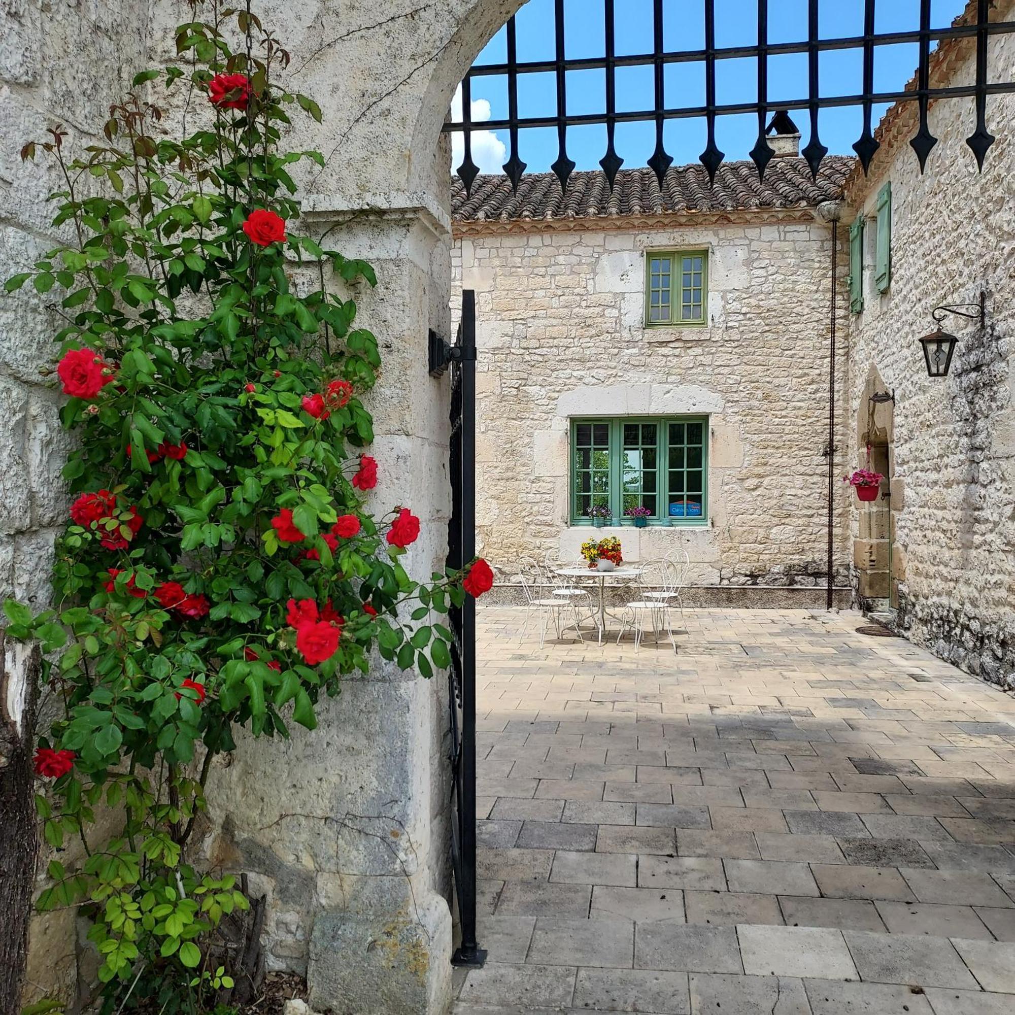 Отель Manoir Le Moulinal47 - Vue Panoramique Курбиак Экстерьер фото